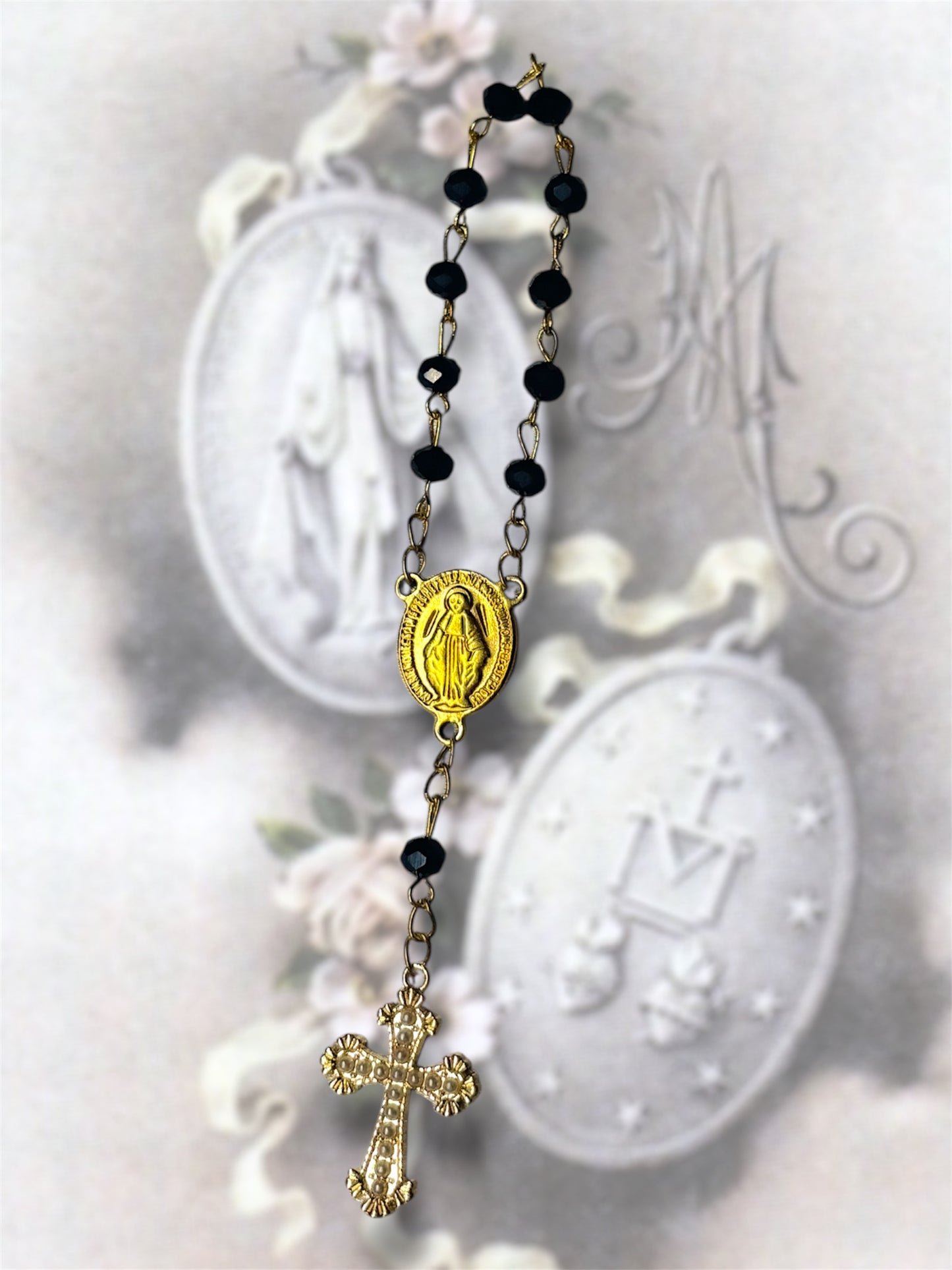 Dizainier noir (Vierge Marie)