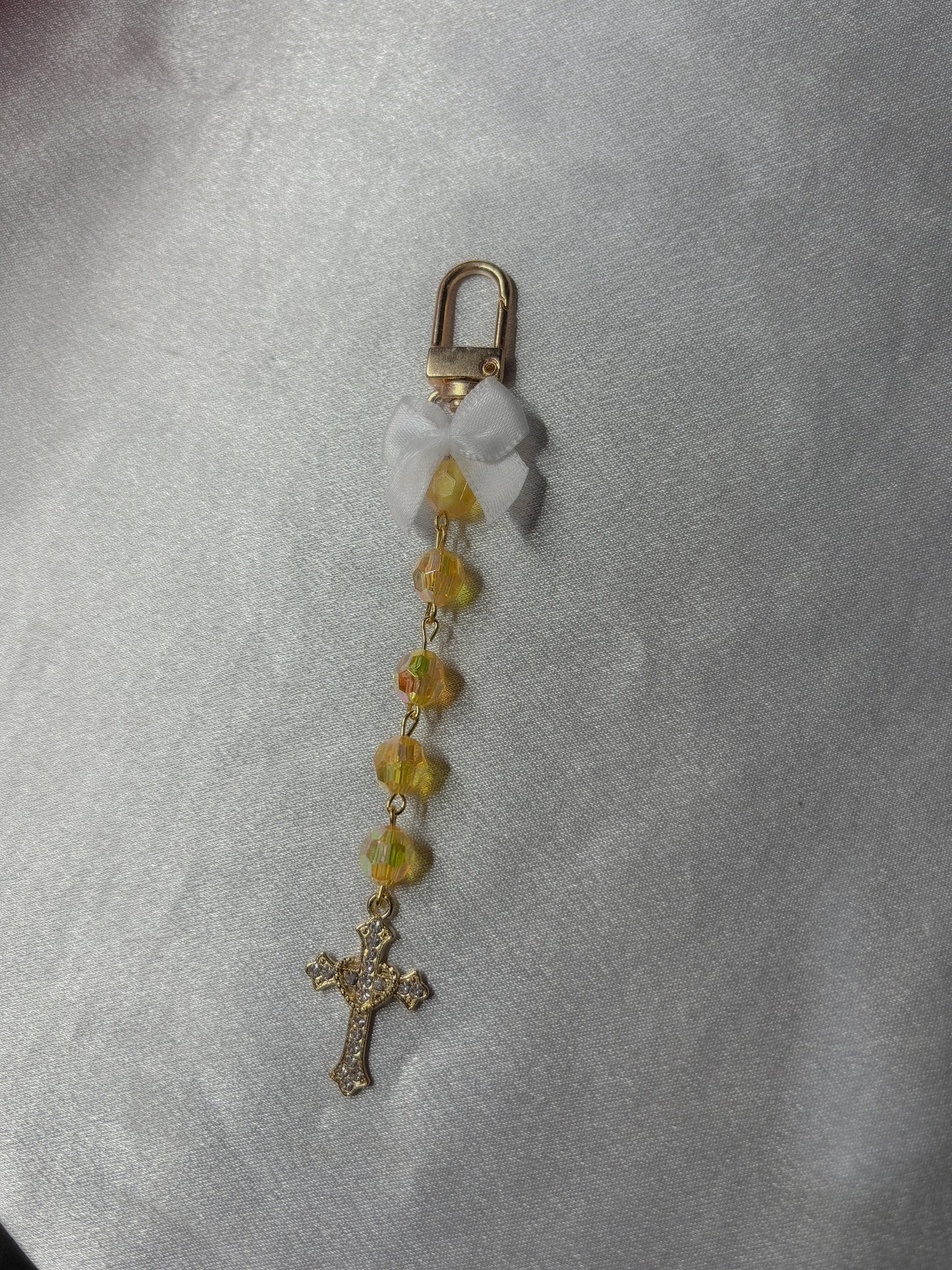 Porte clé jaune avec noeud