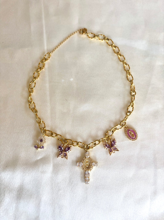Collier doré et violet