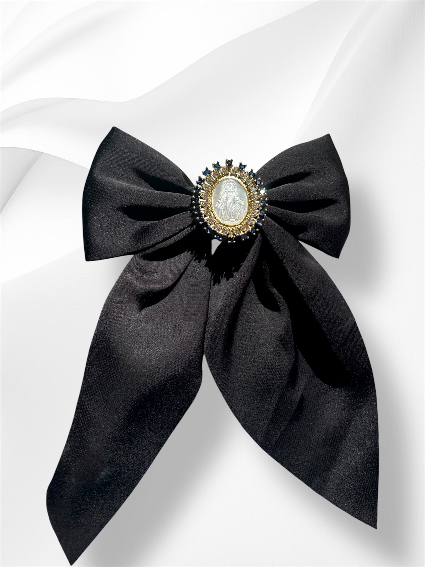 Nœud à cheveux noir avec médaille et strass bleu nuit